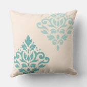 スクロールダマスクアートIティール（緑がかった色）オンクリーム クッション (裏面)