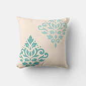 スクロールダマスクアートIティール(緑がかった色)オンクリーム クッション (正面)