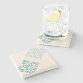 スクロールダマスクアートIティール(緑がかった色)オンクリーム ストーンコースター (横)