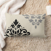 スクロールダマスクアートIブラックグレークリーム ランバークッション (ブランケット)