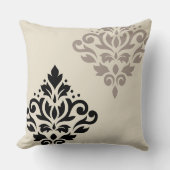 スクロールダマスクアートIブラックチューペクリーム クッション (正面)