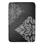 スクロールダマスクアートIホワイトライングレーブラック バスマット (正面縦)