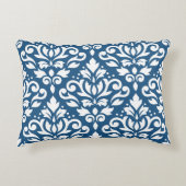 スクロールダマスクLg Ptn White on Dk Blue アクセントクッション (正面)