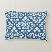 スクロールダマスクLg Ptn White on Dk Blue アクセントクッション (裏面)