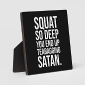 スクワットそう深い最後にタタンをティーバギング フォトプラーク (正面)