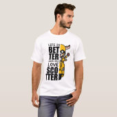 「スクーターが好きなら人生のほうが良い」 – かわいいヤギ Tシャツ (正面フル)