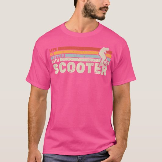 スクーターで人生はもっと楽しくなる Escooter 電動スクーター Tシャツ (正面)