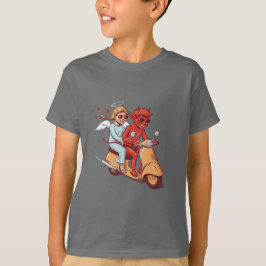 スクーターに乗ったかわいい悪魔と天使 Tシャツ
