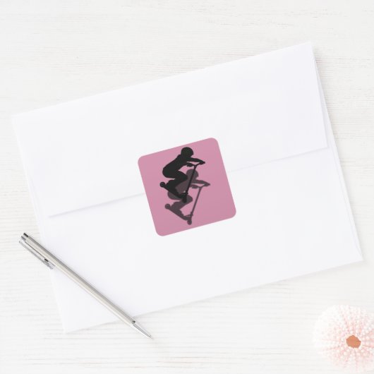 スクーター少年 – スタントスクーター5 スクエアシール (封筒)