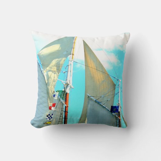 スクーナー帆枕 クッション (正面)