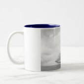 スクーナー船のヨット"アメリカ" ツートーンマグカップ (左)