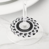 スクーナー船の-黒くか白く予測できない波の航海のなテーマ ワイングラスタグ (クローズアップ)