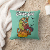 スクービードゥーとシャギー・ハロウィーンファイト クッション (ブランケット)