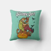 スクービードゥーとシャギー・ハロウィーンファイト クッション (裏面)