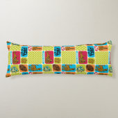 スクービードーの謎のパターン ボディピロー (正面)