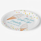 スクープしたアイスクリームブライダルシャワー パーソナライズされた ペーパープレート (アングル)