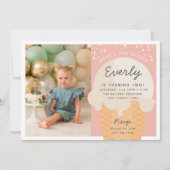 スクープのアイスクリームコーンキッド誕生日写真 招待状 (正面)