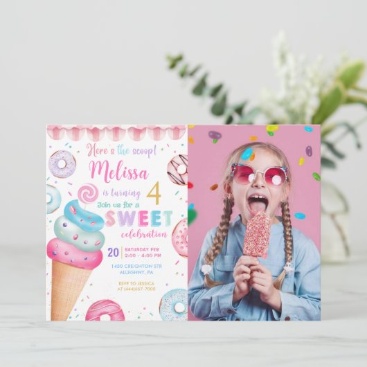 スクープのアイスクリームドーナツの誕生日写真 招待状 (スタンド正面)