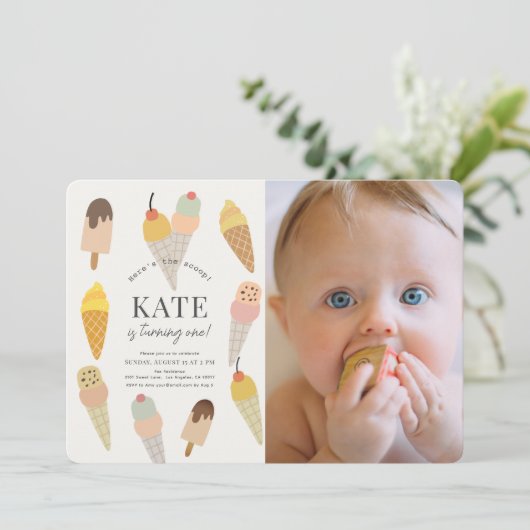 スクープのアイスクリーム1st誕生日の写真 招待状 (スタンド正面)