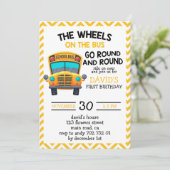 スクールバスイエローかわいい少年の誕生日パーティー 招待状 (スタンド正面)