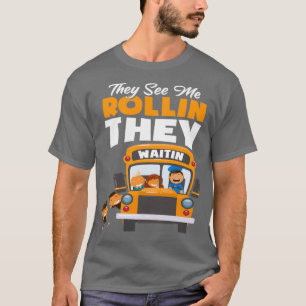 スクールバススクールバスドライバーの学生によるサンモア Tシャツ