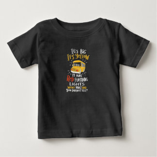 スクールバス大きくて黄色い ベビーTシャツ