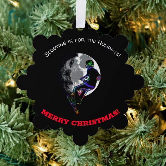 スクー生まれト – スクーター・ライダーと月 オーナメントカード (インサイチュ (木))