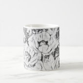 スケッチされたペンの手描きケシ花フローラwhi コーヒーマグカップ (中央)
