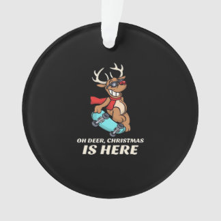 スケボーするシカのクリスマスデザイン オーナメント