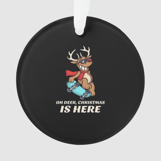 スケボーするシカのクリスマスデザイン オーナメント (正面)