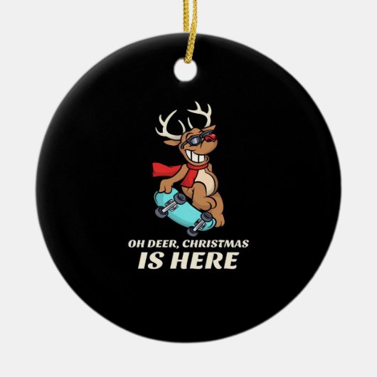 スケボーするシカのクリスマス グラフィック セラミックオーナメント (正面)