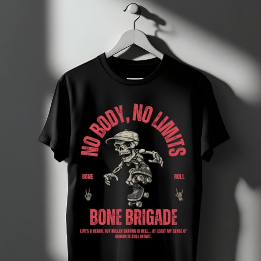 スケボーするスカルが可愛いスケーターズギフト Funny Skeleton Roller Skati Tシャツ