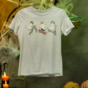 スケボーに乗るかっこいい幽霊 Tシャツ