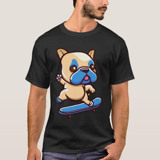 スケボーをするキュートなパグ Tシャツ (正面)