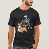 スケルトンがコギのハロウィーン犬を追いかける Tシャツ (正面)