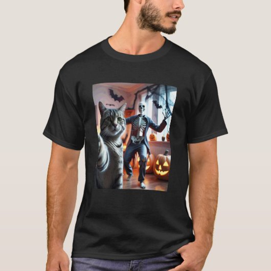 スケルトンで怖いハロウィンの猫自撮りパロディ Tシャツ (正面)