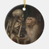 スケルトンの前のサル(by Gabriel von Max) セラミックオーナメント (正面)