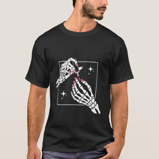 スケルトンの手 マニキュア 赤い爪 ゴシック ヘア Tシャツ (正面)