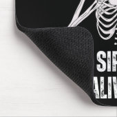 スケルトンを飲んで一口飲んで俺は生き返る マウスパッド (コーナー)