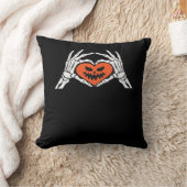 スケルトンハンズア不気味ハロウィンクラシックハート クッション (ブランケット)