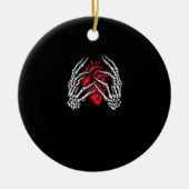 スケルトン手保持ハートハロウィーンの衣装 セラミックオーナメント (正面)