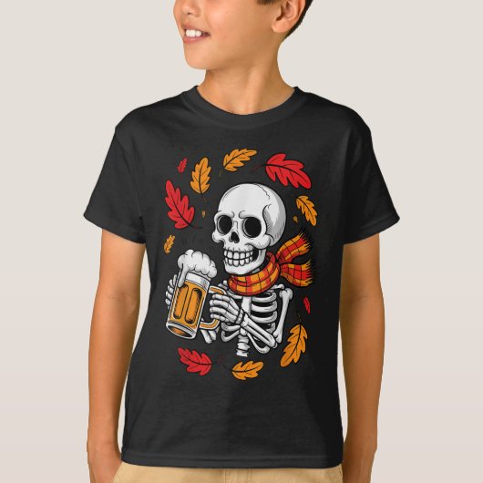 スケルトン飲みビール面白いハロウィーン秋秋 Tシャツ (正面)