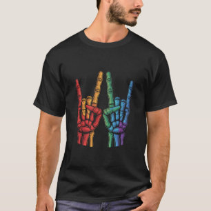 スケルトン・ロックハンド LGBTQ レインボーフラッグ ゲイプライド Tシャツ