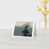 スケルリグの聖フィニアンズ湾レイヴン カード (黄色い花)