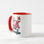 スケーおもしろいボードに乗ったサンタクロース マグカップ (正面左)