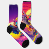 スケーターのフール – ネオンサンセットビベスとフクロウクールエナジー ソックス (右)