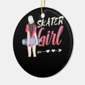 スケーターガールスケートボードスケートボードスケートで滑る セラミックオーナメント (左)