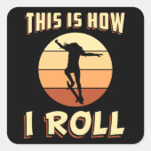 スケーターガールSk8スケートボードスケートで滑るレトロギフトアイディア スクエアシール (正面)