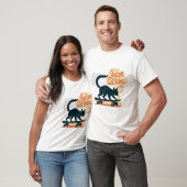 スケーターキャットの気分 スケートボードの上の面白いネコ Tシャツ (ユニセックス)