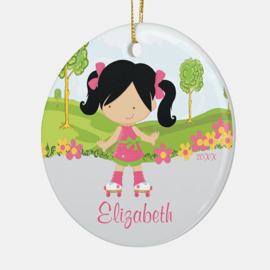 スケートで滑るのローラーのスケート選手の女の子のクリスマスのオーナメント セラミックオーナメント (左)